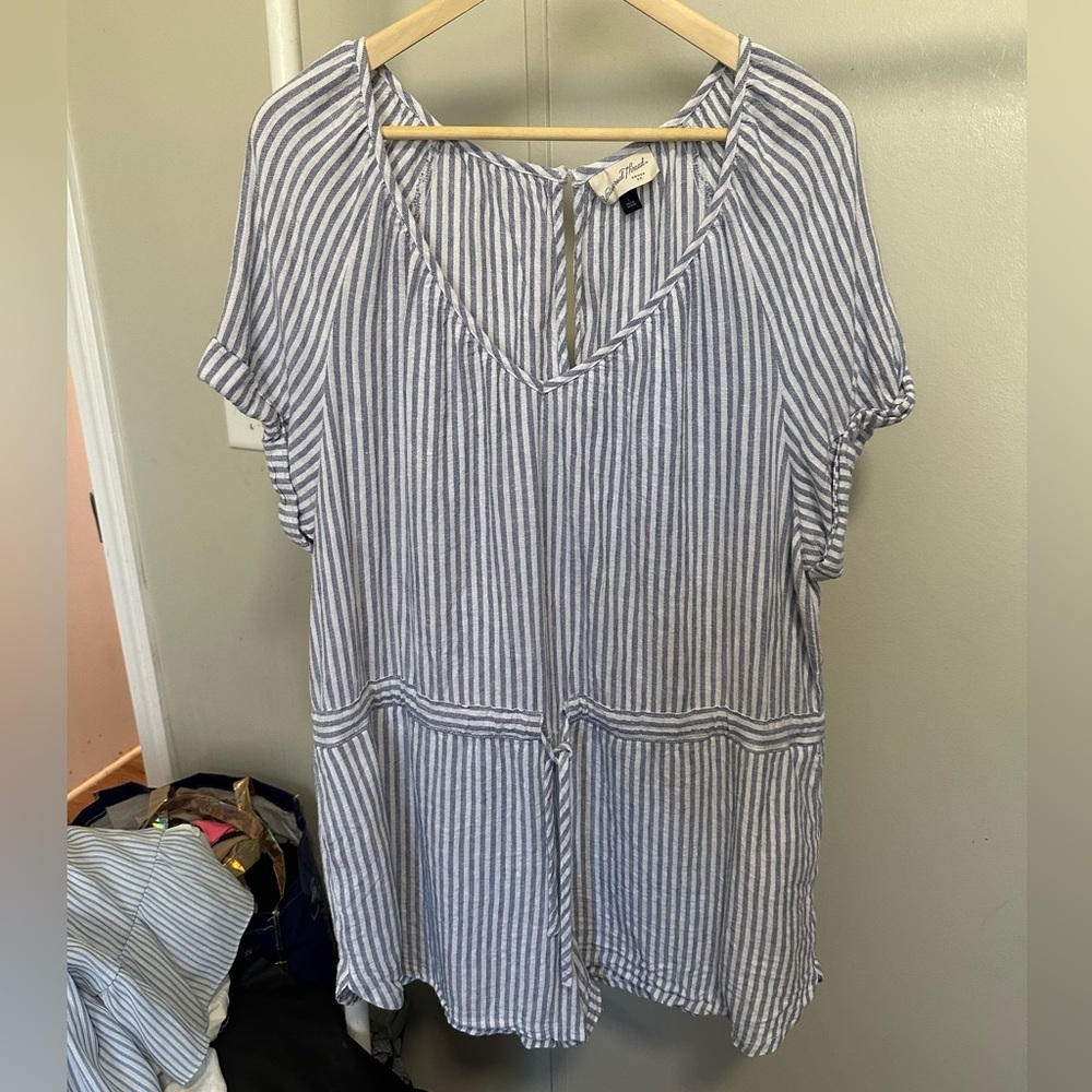 White and Blue Striped Shortsleeve Linen Blend Romper size large